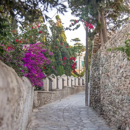 Sta Perivolia * Tinos