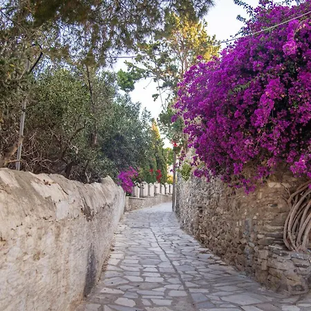 Sta Perivolia * Tinos